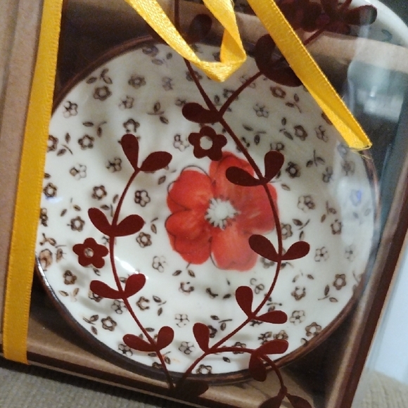 Japanese Style Chopsticks And Saucer Set - Picture 10 of 10